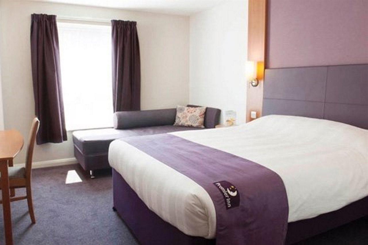 Premier Inn Cwmbran Exterior photo